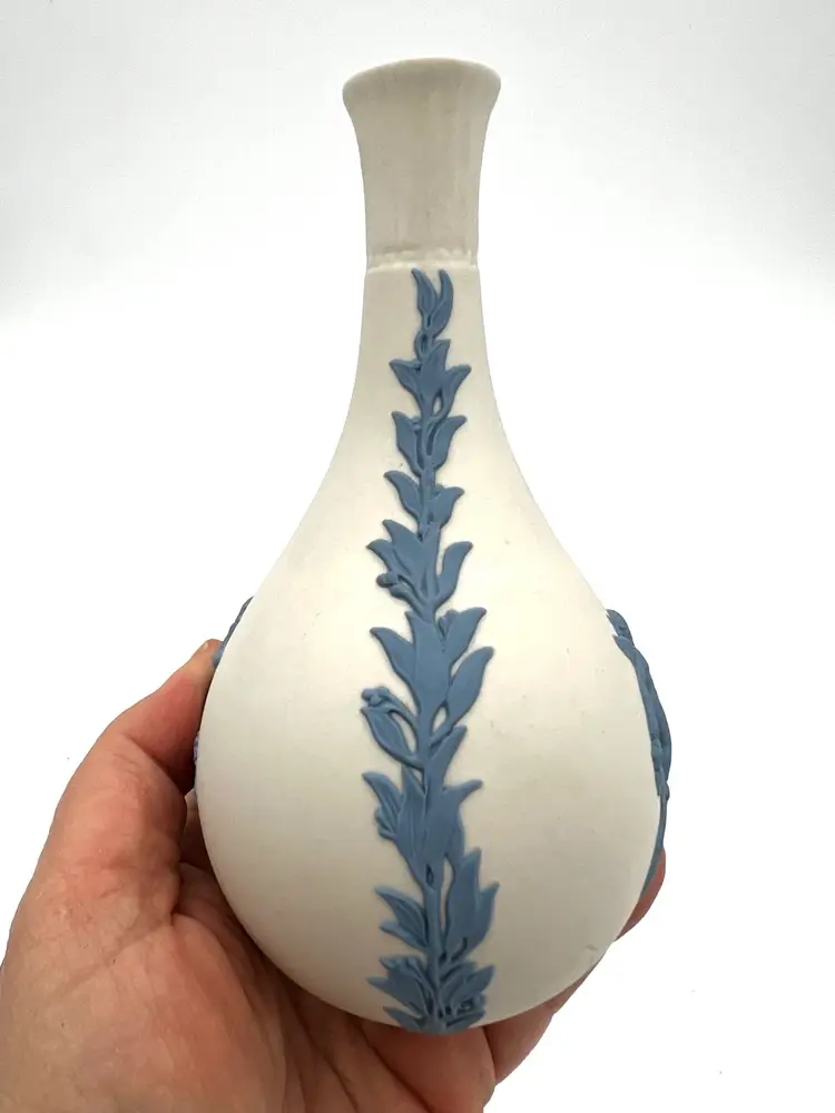 Wedgwood Jasperware Bid Vase In Blue On White