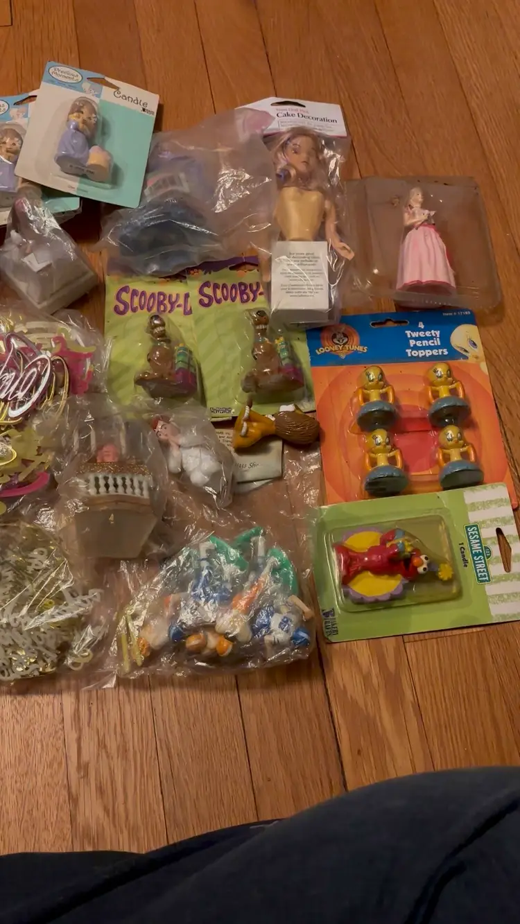 VTG Cake Decorating Accessories