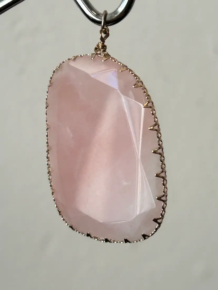 Vtg 1.75” Rose Quartz Pendant J372