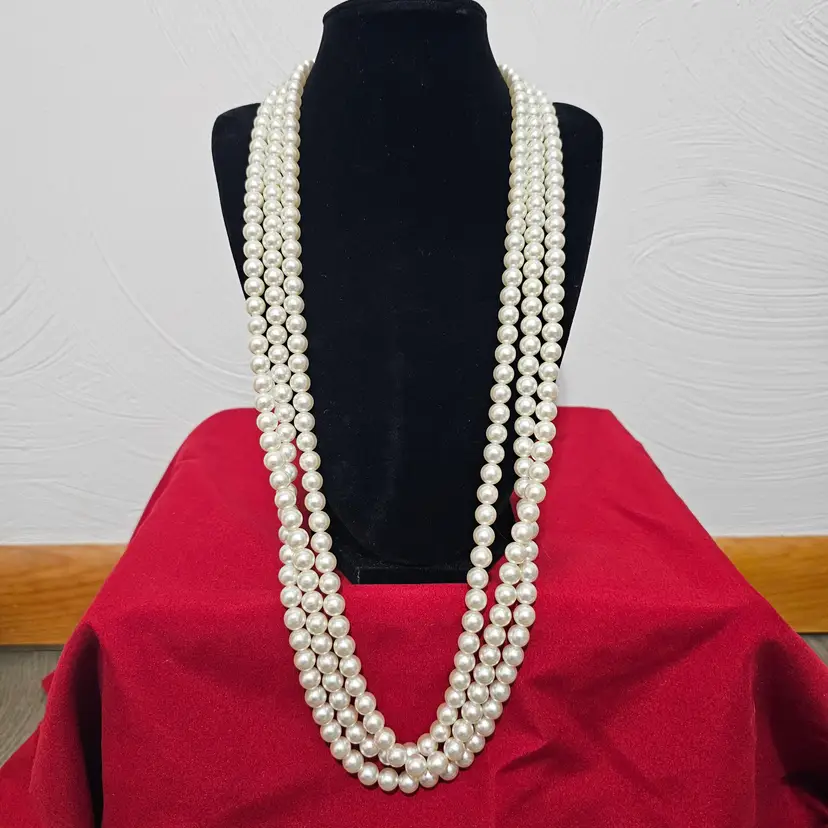 Sarah Coventry Signed 90 Inch Multi-Wear Faux Pearl Necklace 1970