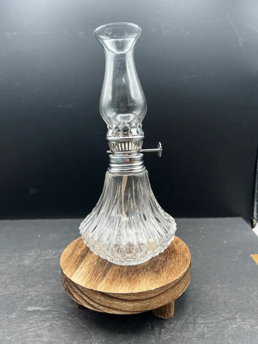#538B Vintage Mini Oil/Kerosene Lamp
Lamplight Farms Diamond Crystal Cut Petite Bordeaux Oil Lamp With Shade