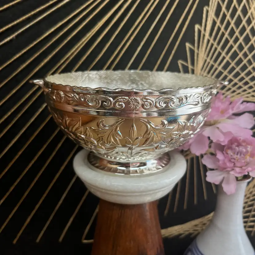 Made In England Silver Tone Metal Bowl With Floral Motif, Heavy Floral Metal Dish Made In England, Vintage Metal Candy Dish, Trinket Dish