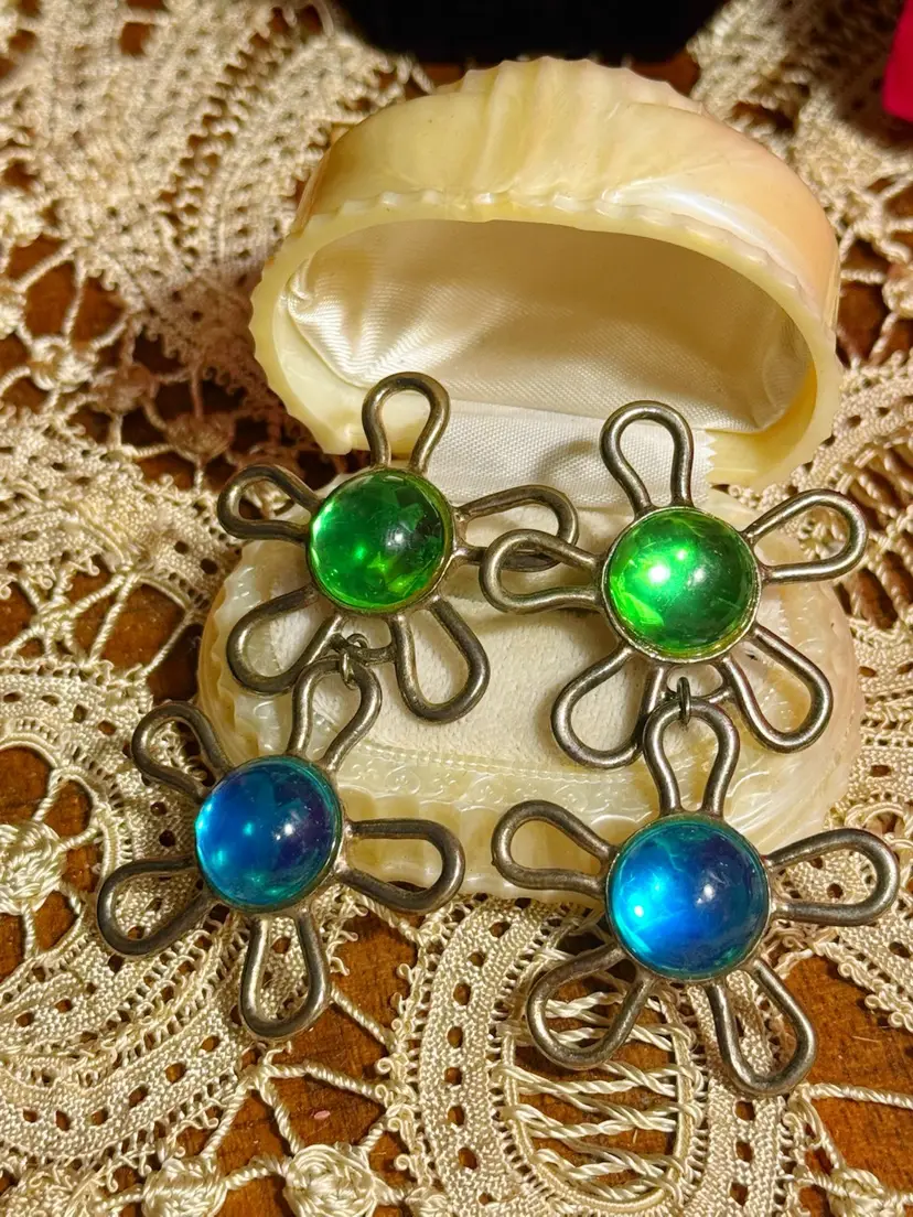 Vintage 90’s Groovy Flower Pierced Earrings