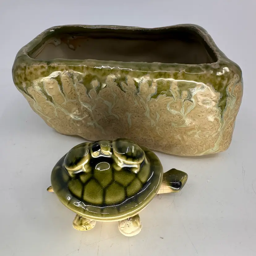 Ceramic Planter With Articulated Turtle With Baby Turtles