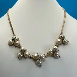 Beautiful Faux Pearl & Rhinestone Necklace Gold Tone 18” Long