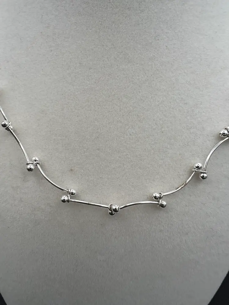 Link And Dot Silver Tone Necklace 9”
