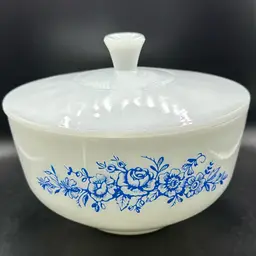 Vintage Large 2.5 Quart Federal Milk Glass Mixing Bowl with Lid