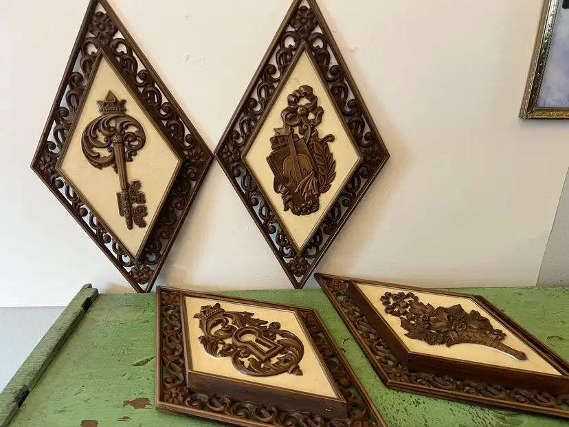Vintage Syroco Diamond Wall Plaques: MCM Musical Instrument & Key, Set of 4