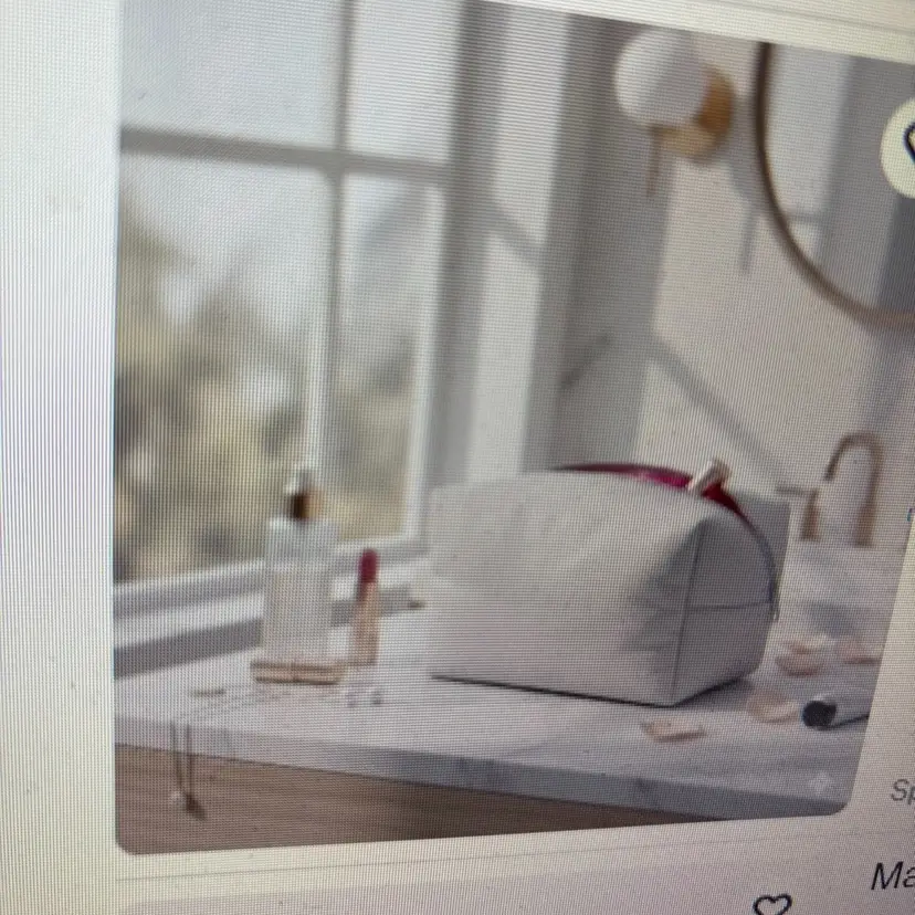 Maelys White Cosmetic Bag With Hot Pink Fabric Inside And Zipper