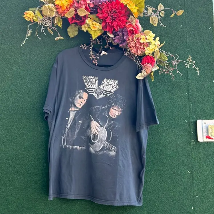 Darrell Hall And John Oates “Tour 18, The Forum”, Graphic T-Shirt Design On Both Sides, Black