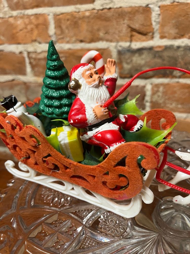 Vintage Santa Sleigh And Reindeer‘S Plastic 1950S