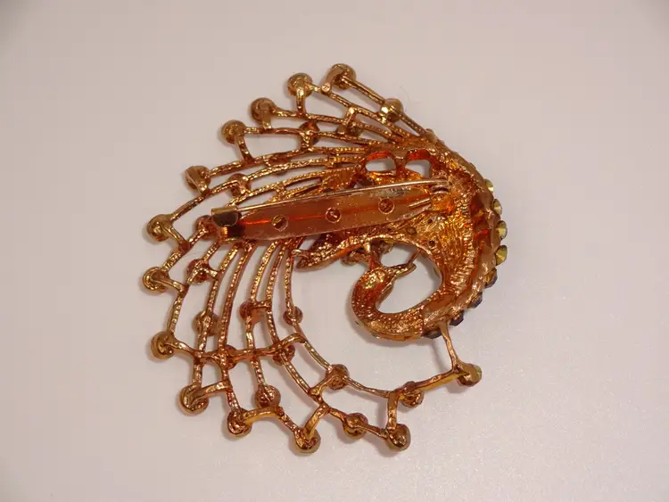 Vintage Rhinestones Peacock Brooch Gold Tone Purple Pink Scarf Pin Bird Unmarked