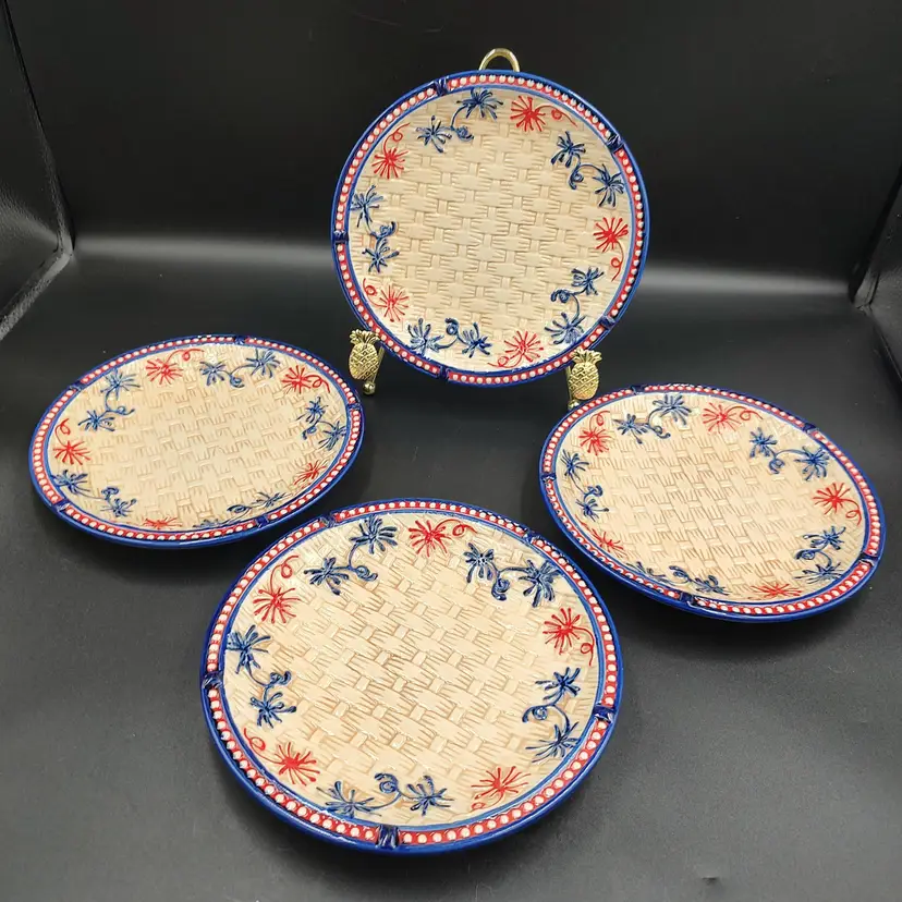 Temptations By Tara Floral Lace Fire Works Design 7" Salad Plates