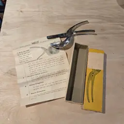 Vintage Hoffritz Clam opener made in Italy with box