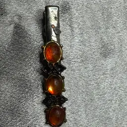 ALLIGATOR STYLE HAIR CLIP likely dating from the 1970s or 1980s.