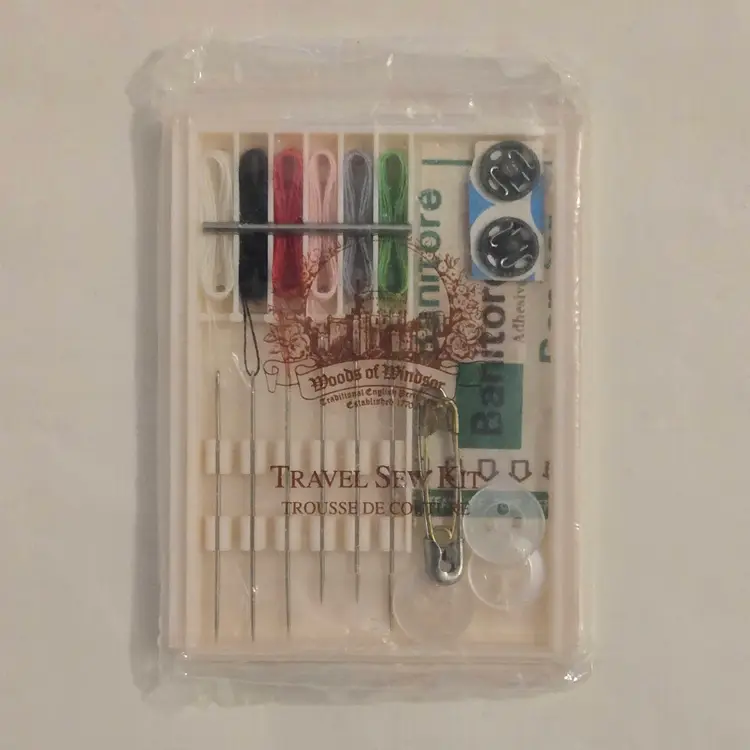 Pocket TRAVEL SEW KIT Woods of Windsor  2¼"x3" in Original Plastic Packaging Vintage