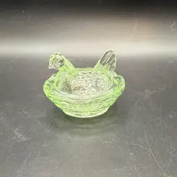 Boyd Glass Uranium Peridot Green Hen On Nest - 3 In