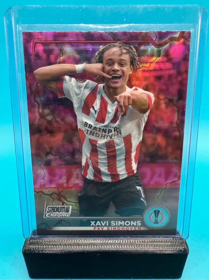 Xavi Simons Stadium Club Chrome Pink/Red Electric Charge Refractor PSV Eindhoven