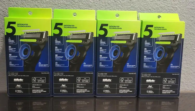 Gillette Labs lot of 4