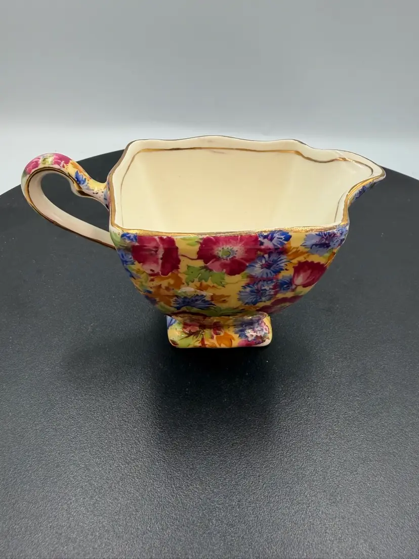 ROYAL WINTON ROYALTY ASCOT CREAMER 6 OZ FLORALS CHINTZ YELLOW BACKGROUND