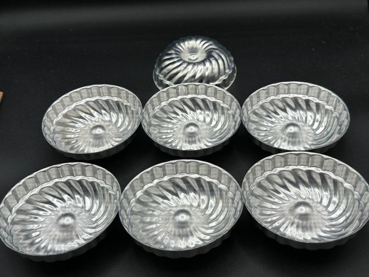 Vintage Mini Aluminum Molds Tart Tins Metal Swirl Set 7