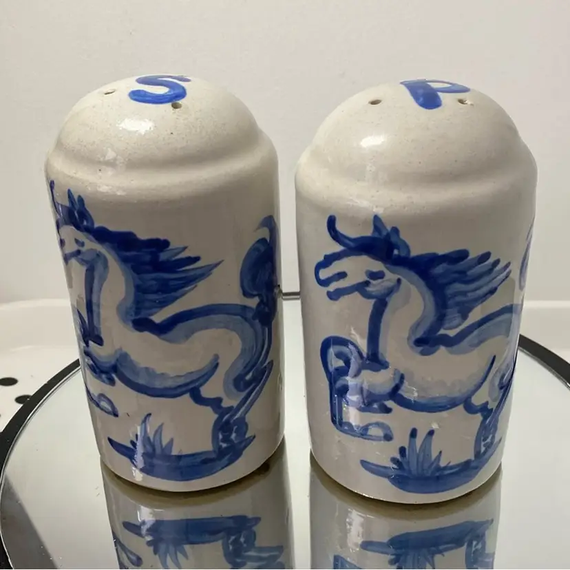 #2005 USA MA Hadley Salt And Pepper Shakers Pair Pottery Hand Painted
