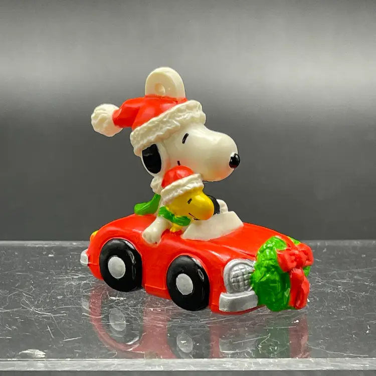 Peanuts Snoopy Woodstock in Car Hanging Christmas Holiday Ornament VTG
