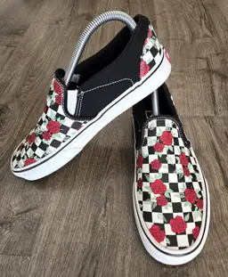 Vans Slip-On Checkerboard Red Rose Print Black White Skate 721356 US Size 9.5