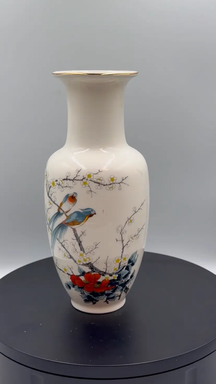 #01 - Vintage Fine China - JAY - Japan - Gold Gilded Vase With Printed Birds - 9.75" - Good+ Condition