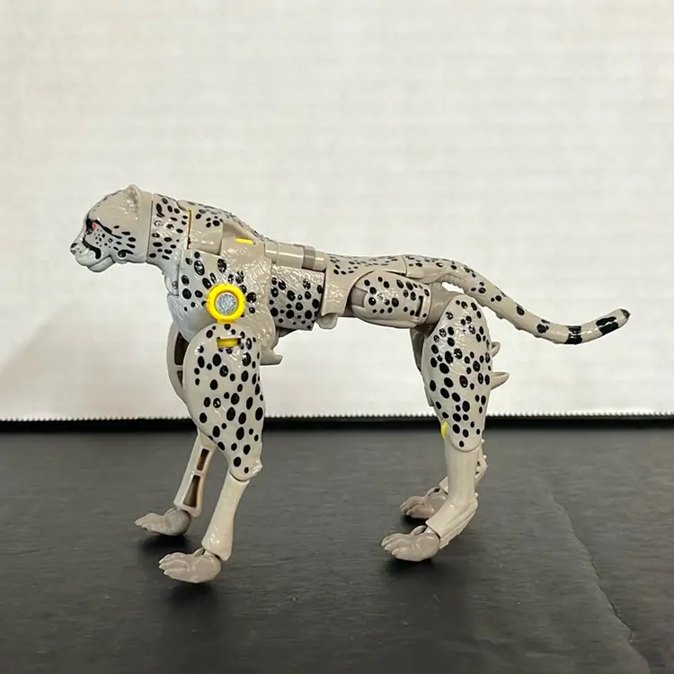 Transformers Legacy - NightProwler Figure *See Details