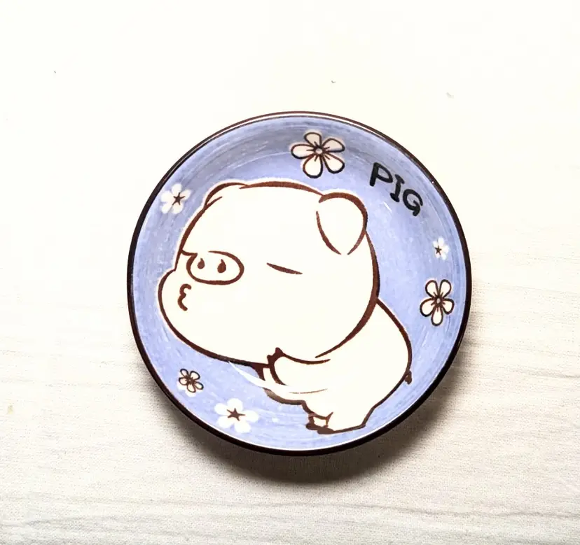 Cute Sweet Pig Rice Serving Dish - 2" round. Kissing pig