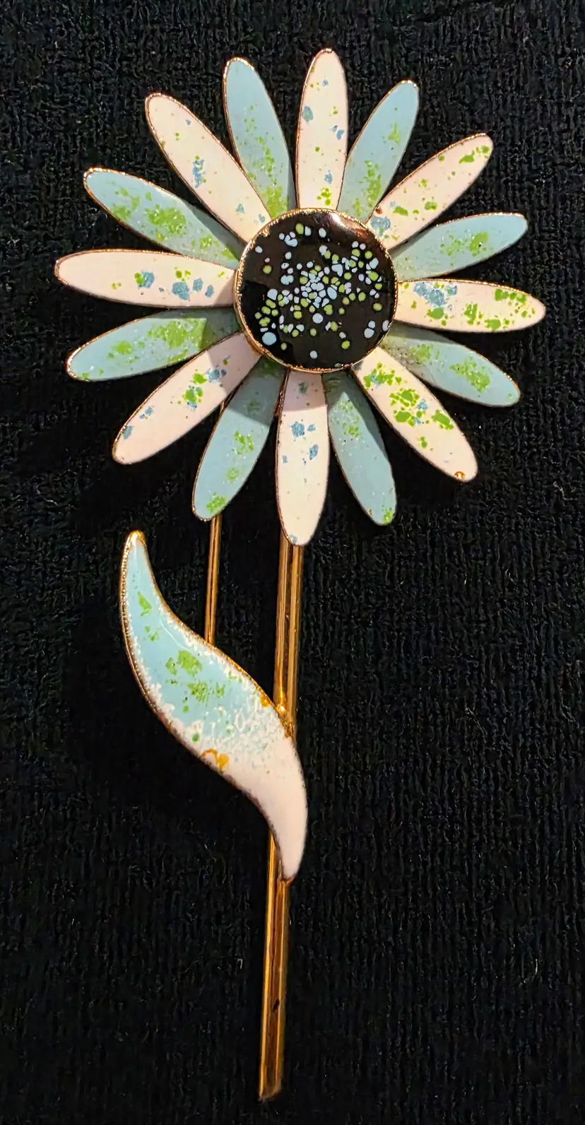 Gold Tone Enameled Daisy Brooch