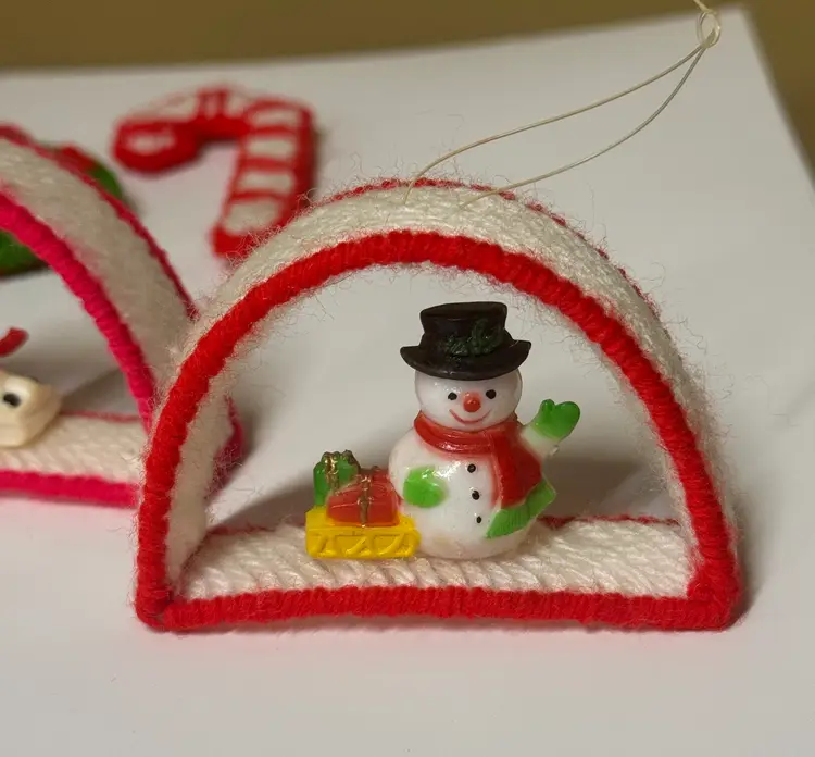 Handcrafted Christmas Ornaments Needlepoint Plastic Canvas plastic figurines 8