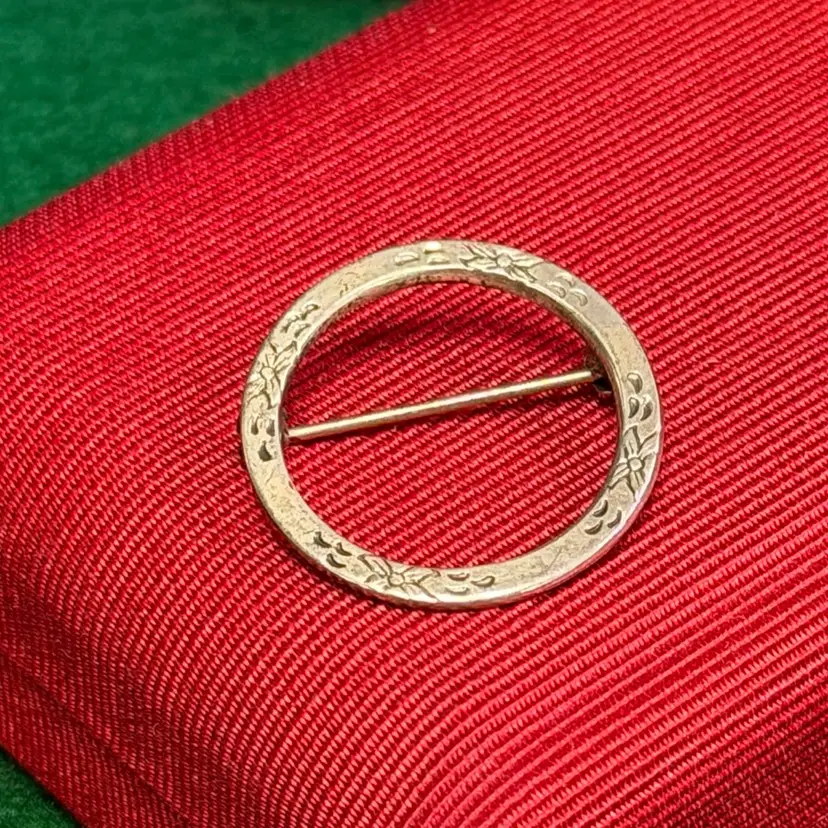 Beau-Sterling Sterling Silver 925 Hoop CircleRound Brooch Floral 1”