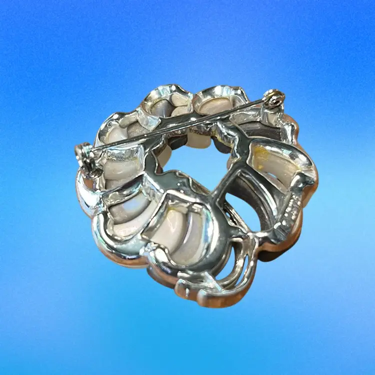 15. Lisner Vintage Retro Modernist Metallic Lucite Disc