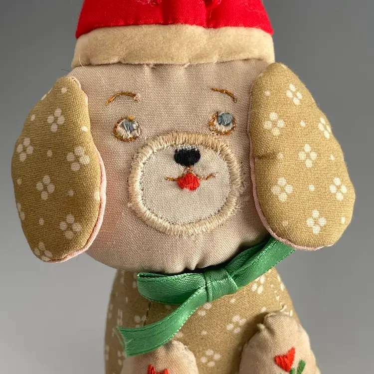 Handmade Embroidered Stuffed Plush Fabric Dog Christmas Ornament Vintage 4.5"