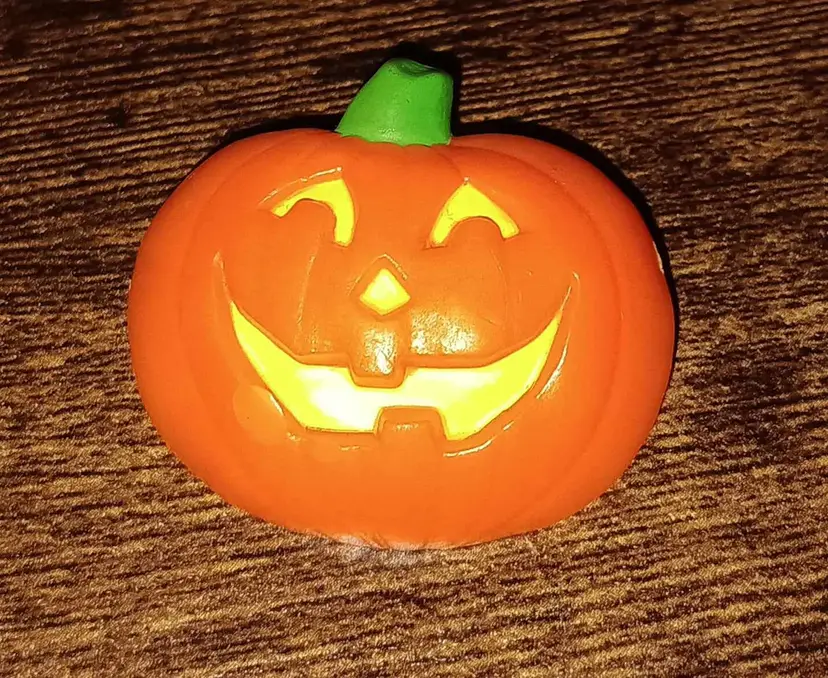 1987 Hallmark Cards Pumpkin Pin