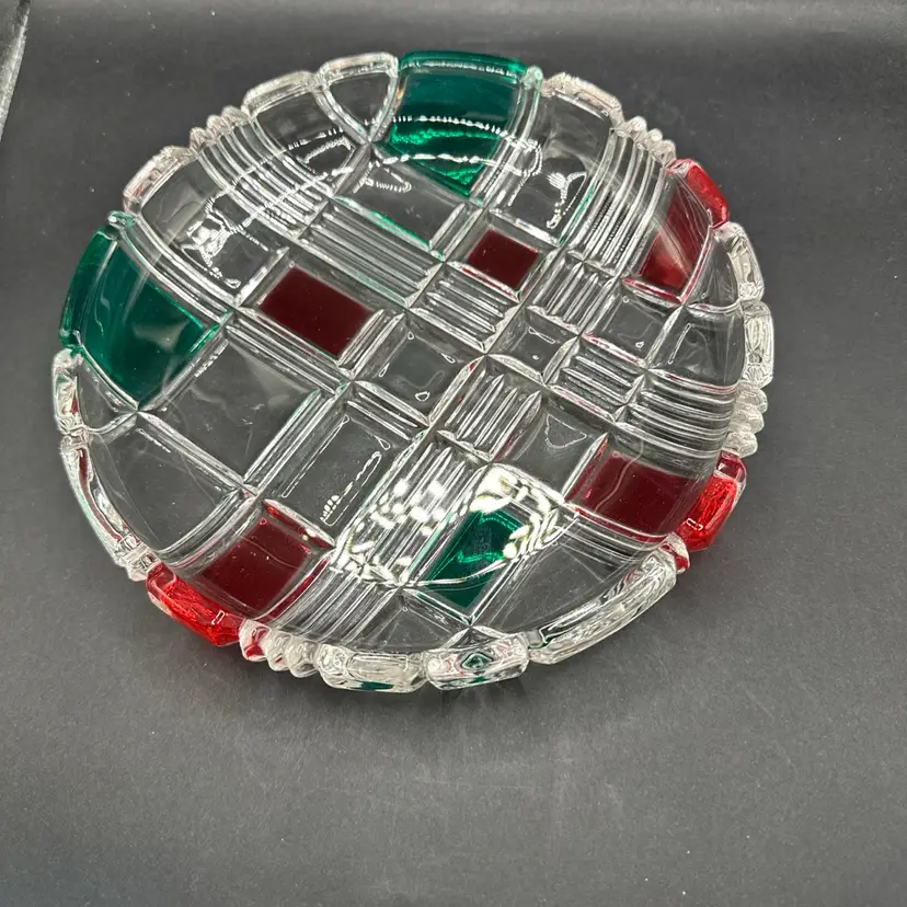 Home Beautiful Glass Holiday 8” Plate Beautiful