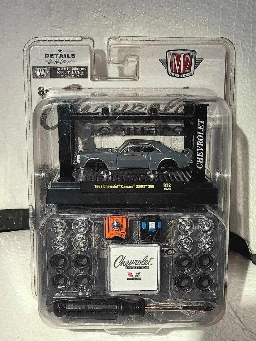 M2 Machines Boxed 1969 Camaro 250 black R45 18-31