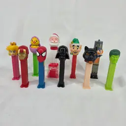Pez dispensers lot Of 10
