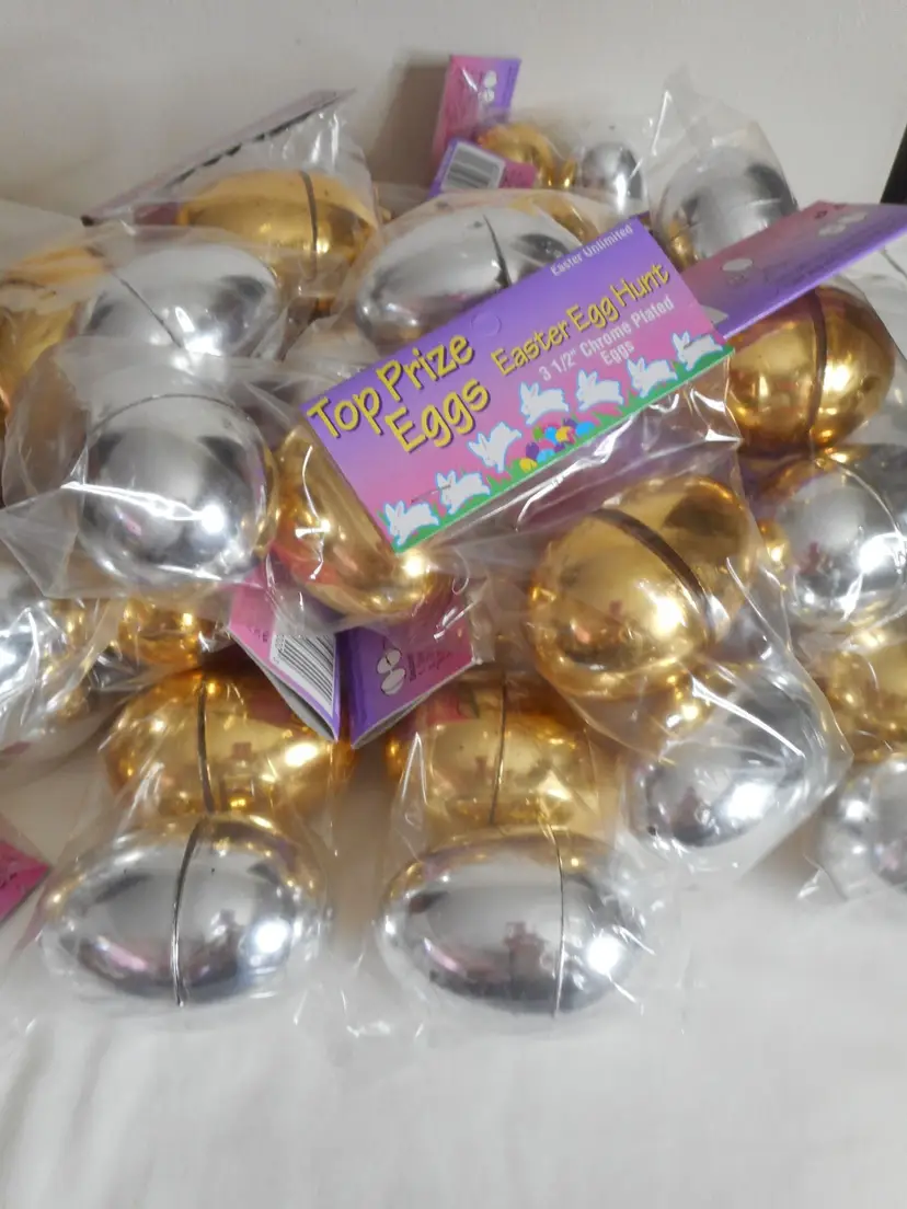 NIB Top Prize Chrome Plated Fillable Plastic Easter Eggs 2 Ct 3.5, Gold Silver