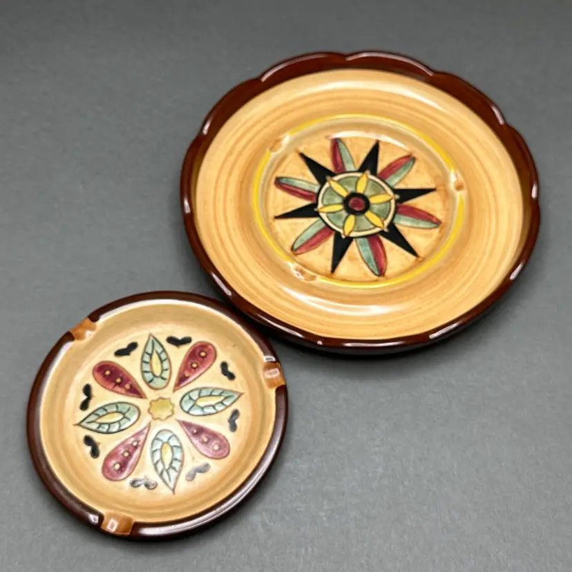 Pair of Vintage Pennsbury Pottery Folk Art Hex Ashtrays/Catchalls/Trinket Dishes. Made in Morrisville, PA c. 1950-71