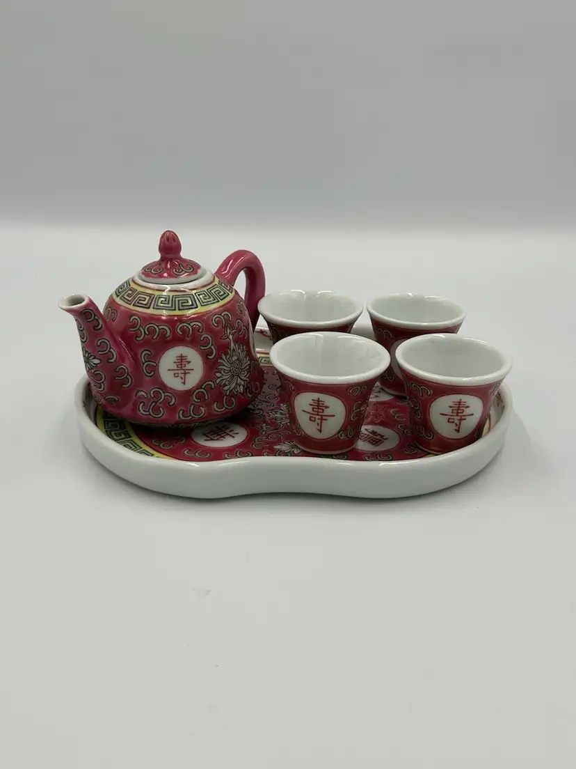 Vintage Six Piece Chinese Mun Shou Porcelain Sake/Tea Set Longevity 
Famille Pattern