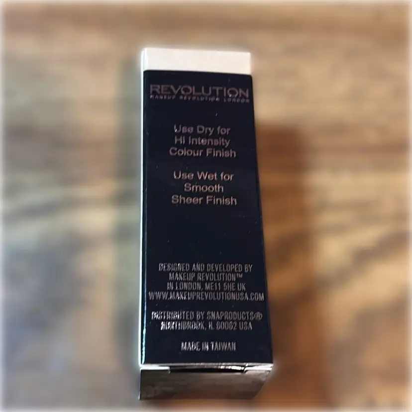 Revolution Use Dry For High Intensity Colour Finish Use Wet For Smooth Sheer Finish Highlight And Perfect Contour Stick
