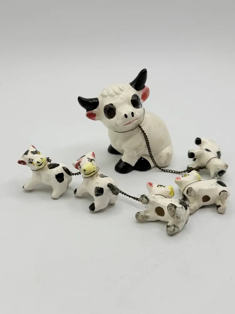 Vintage Baby Cow Calf's Set Family Mini Figurine Ceramic Porcelain Japan 6 Pieces chained family