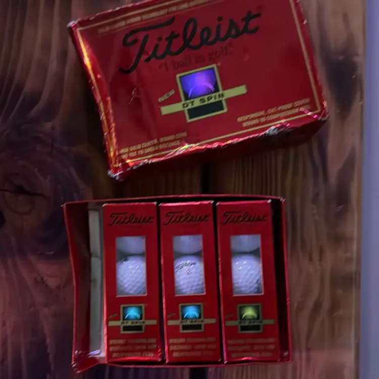 Titleist DT SPIN 90 Compression Balls
3 Full Sleeves In Original Box.