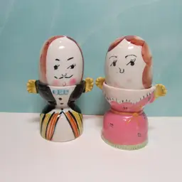 vintage Thames Mr. and Mrs. egg cups with salt & pepper shaker set Anthropomorphic couple Japan