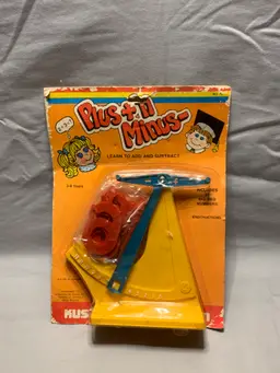 VINTAGE KUSAN PLUS & MINUS LEARN TO ADD AND SUBTRACT TOY