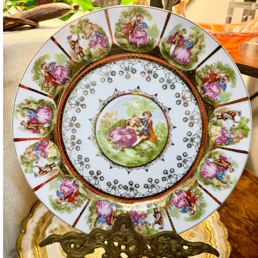 😻 10” Gold Gilt Porcelain Fragonard Love Story Plate by Royal Vienna