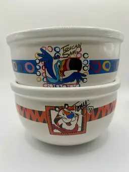2005 Kelloggs Fruit Loops Frosted Flakes Houston Harvest Gifts Cereal Bowls Pair 5”